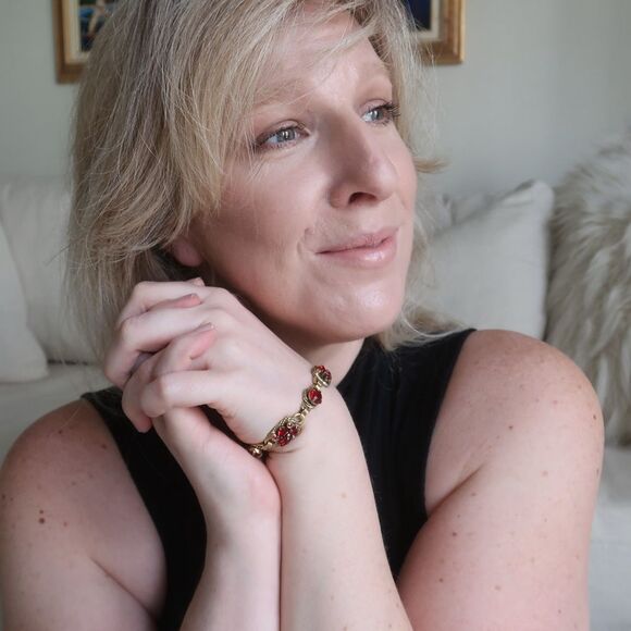 Vintage Kramer Signed Bracelet 7.5 Gold Plated Red Crystal Stones Love Valentine - Picture 3 of 12